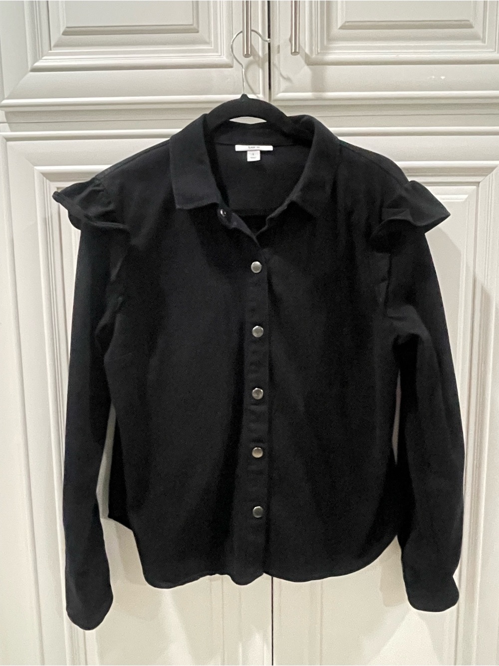 Bar III Black Button-Up Shirt Jacket with Ruffle Shoulders size large fitted